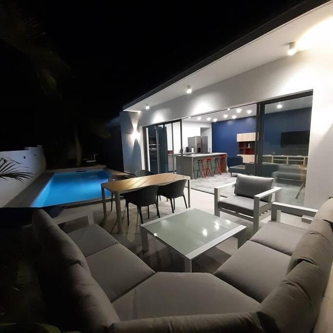Palm Villas แซนต์-อาน ภายนอก รูปภาพ